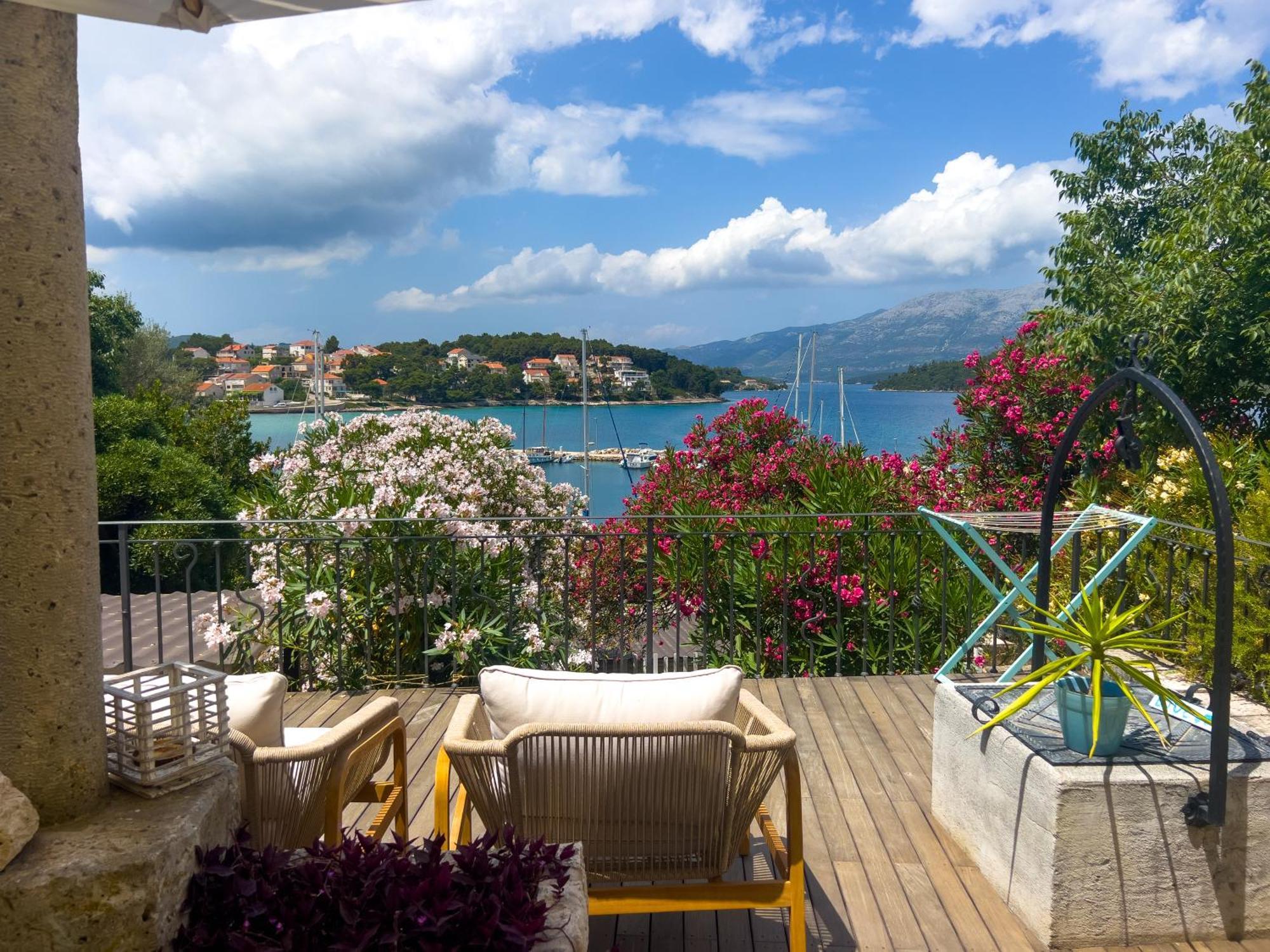 Eco Aparthotel The Dreamers'S Club Lumbarda Bagian luar foto