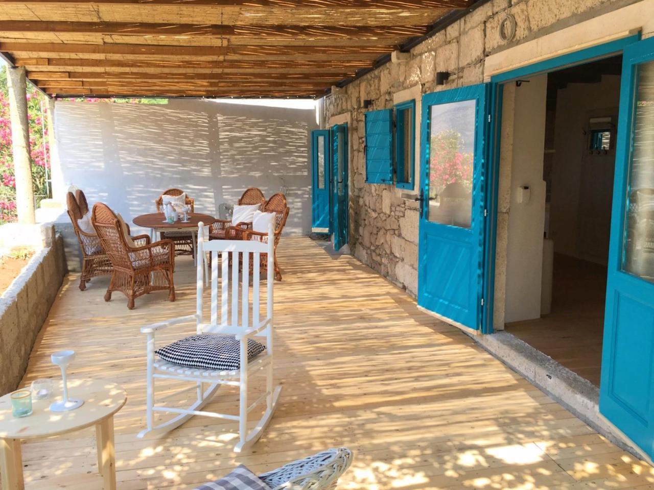 Eco Aparthotel The Dreamers'S Club Lumbarda Bagian luar foto