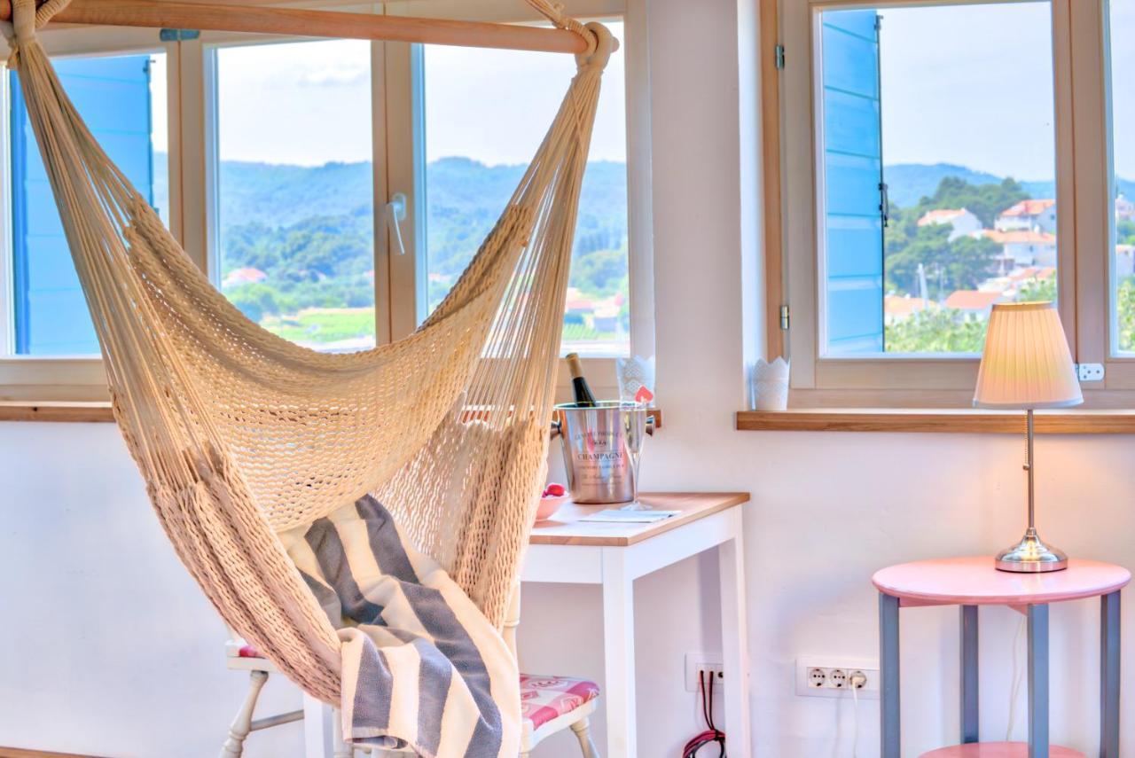 Eco Aparthotel The Dreamers'S Club Lumbarda Bagian luar foto