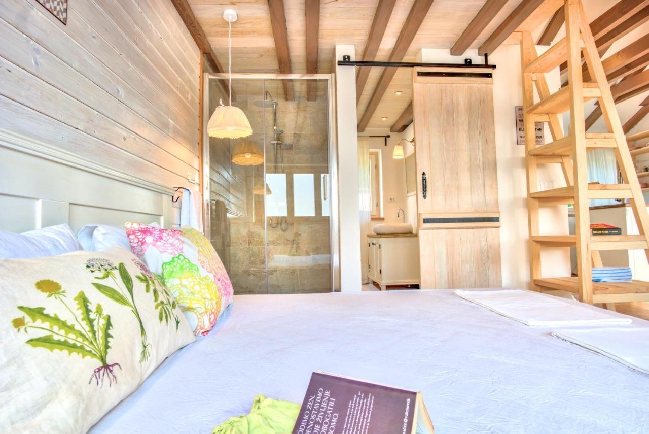 Eco Aparthotel The Dreamers'S Club Lumbarda Bagian luar foto