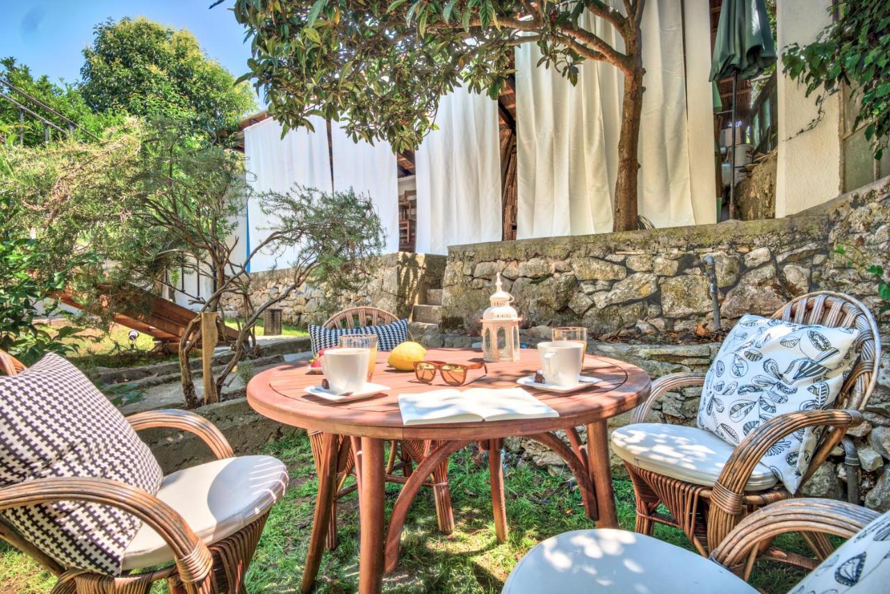 Eco Aparthotel The Dreamers'S Club Lumbarda Bagian luar foto