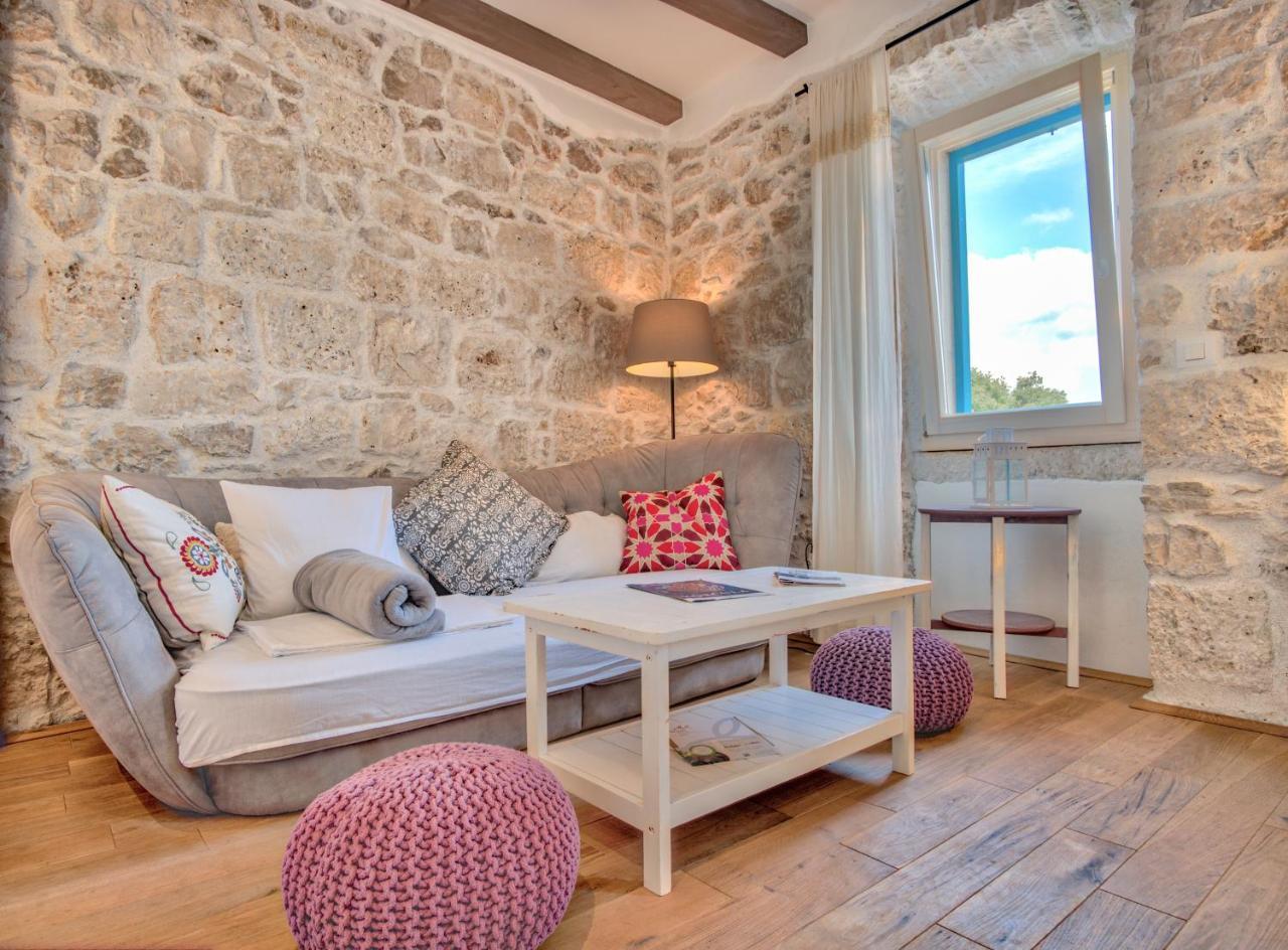 Eco Aparthotel The Dreamers'S Club Lumbarda Bagian luar foto
